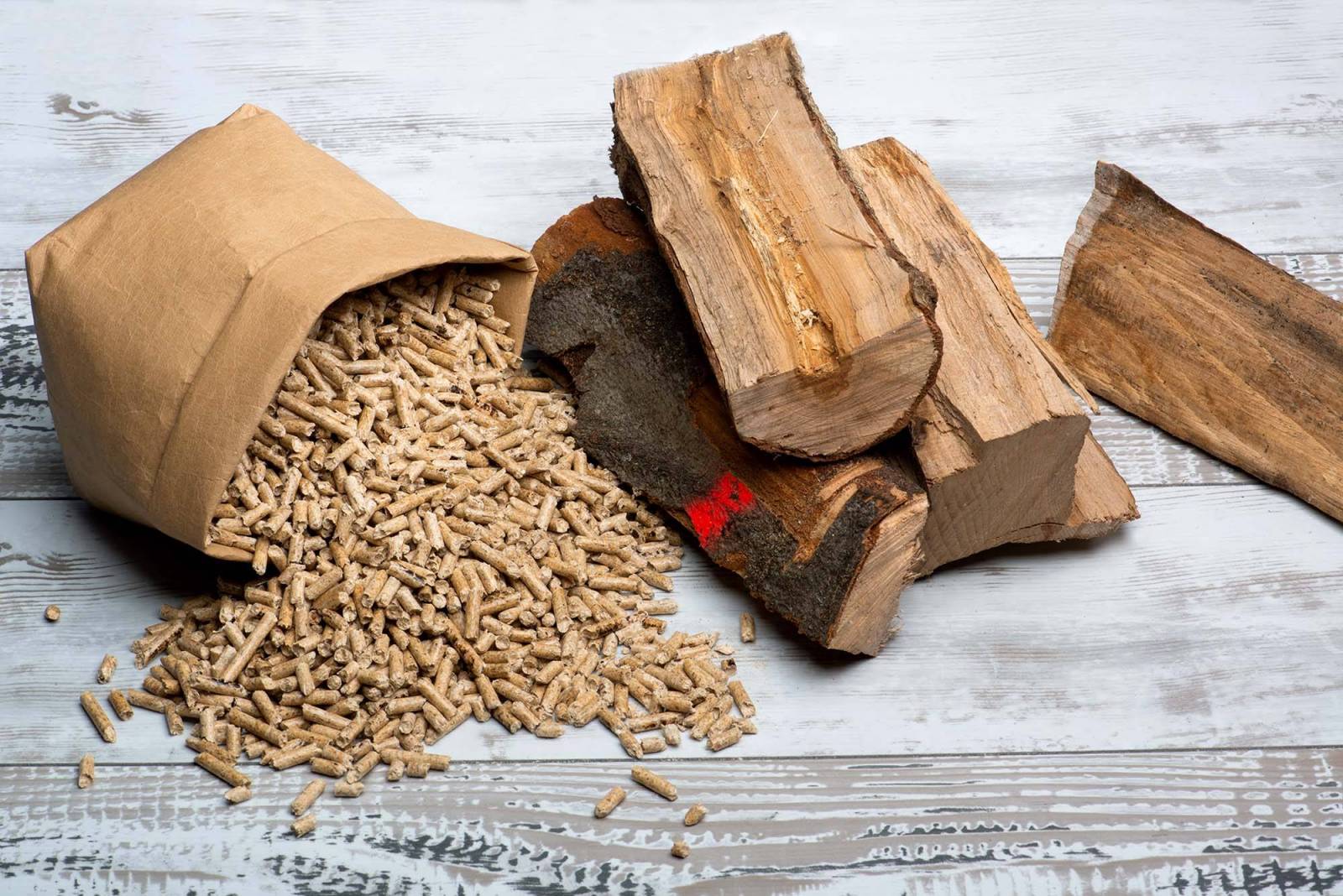 vente de bois de chauffage et de granulés en Normandie